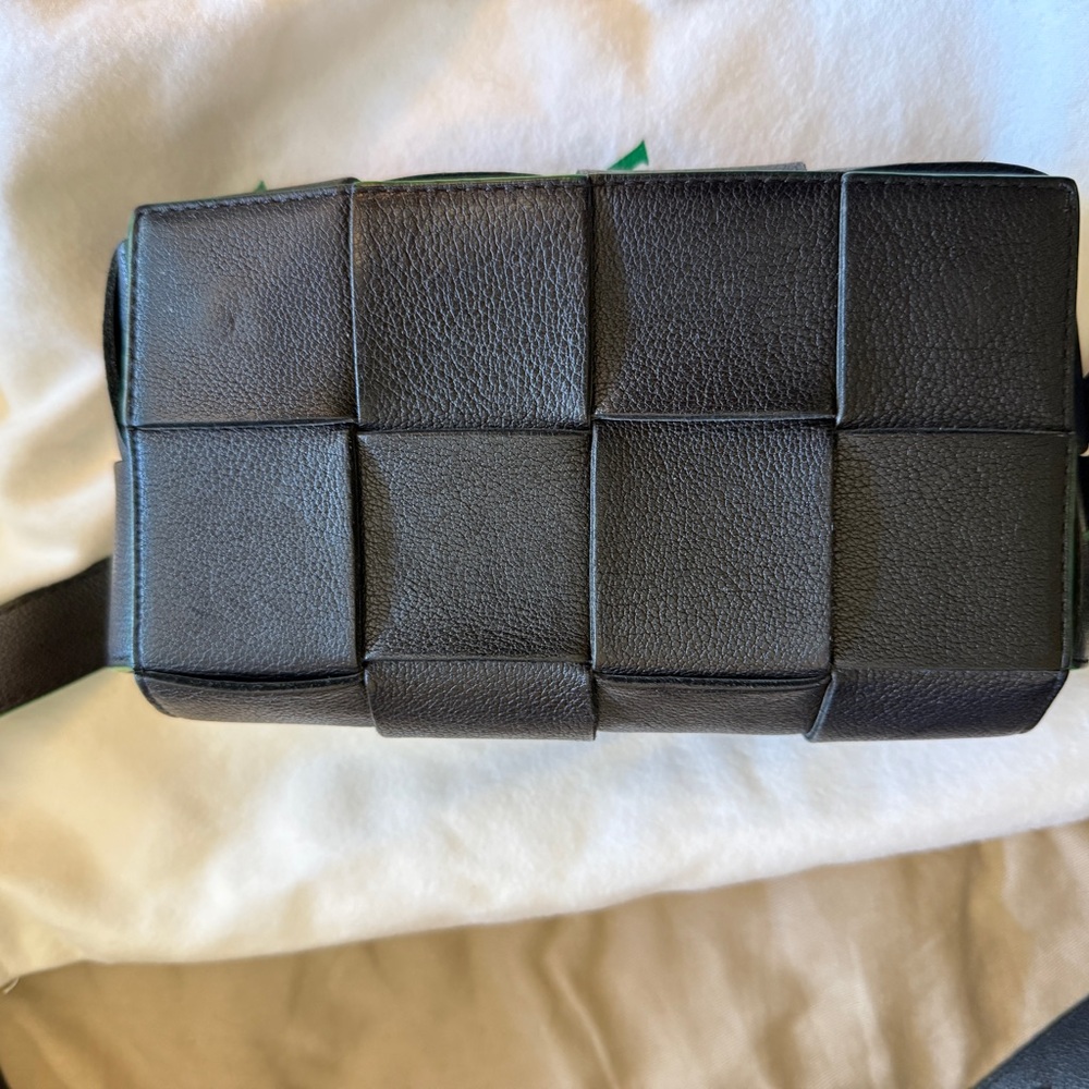 Bottega Veneta Black Woven Belt Bag - Picture 2 of 3